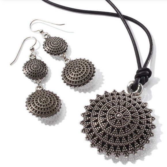 BRIGHTON RARE Ferrara Eternity French Wire Earrings in Silver • JA4370 Medallion - Picture 7 of 10